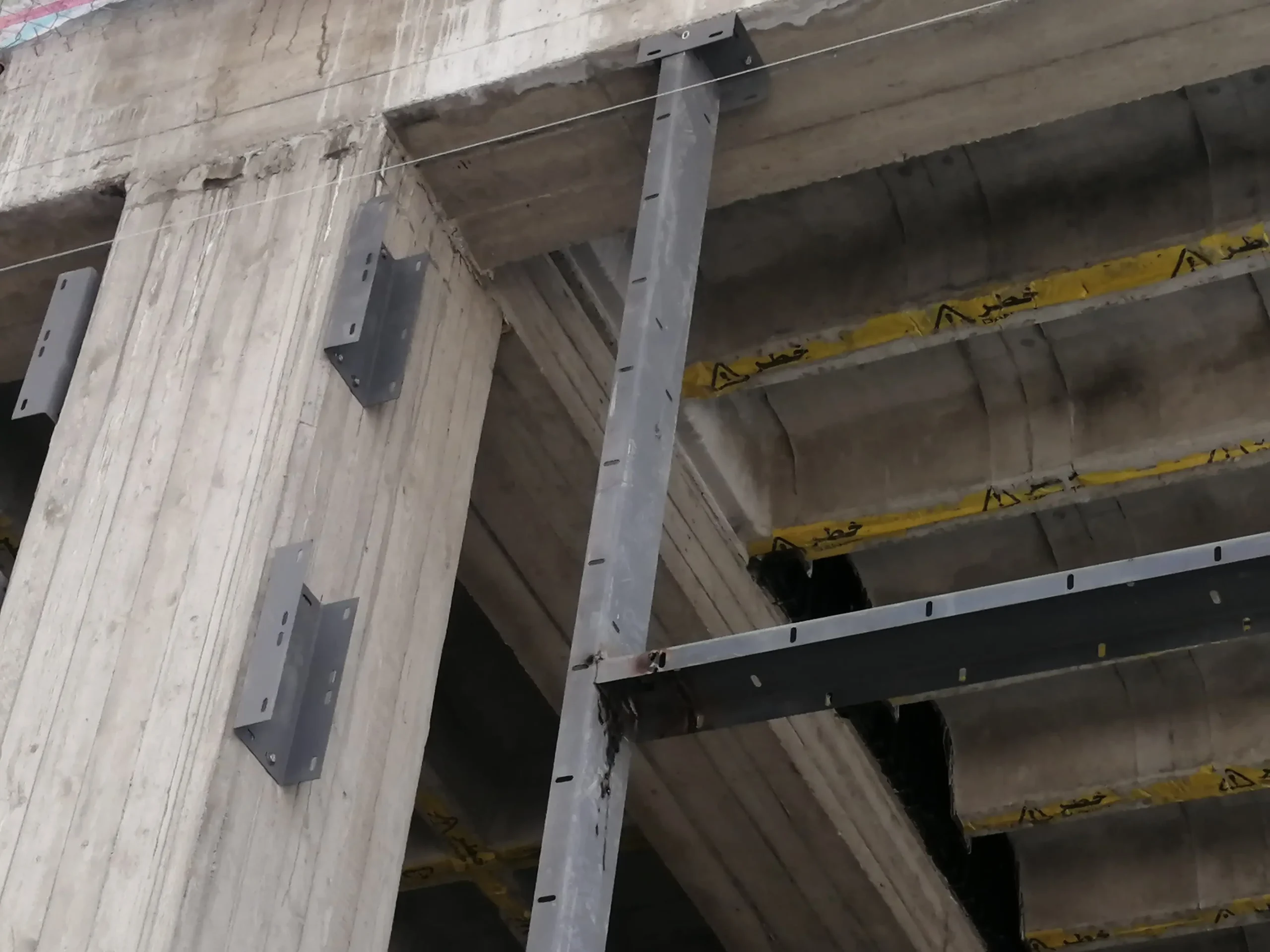 والپست؛ راهکاری برای ایمنی و پایداری دیوارها در ساخت‌وساز